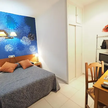 Montserrat Отель Сиджес