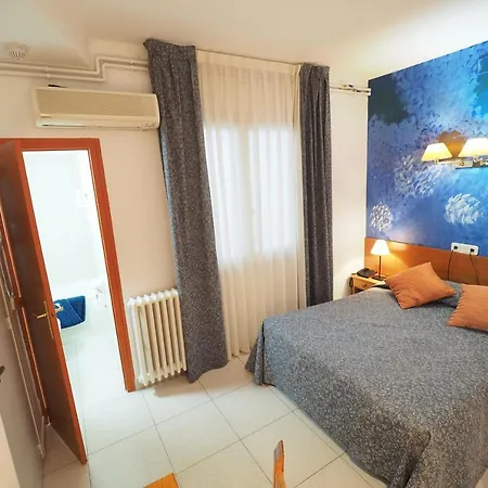 Montserrat Отель Сиджес