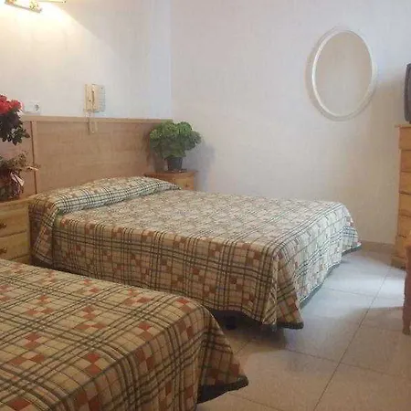 Hotel Montserrat 2*